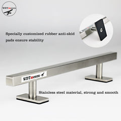 WDTMEEZU five-layer wood core offers sturdy build and authentic weight.