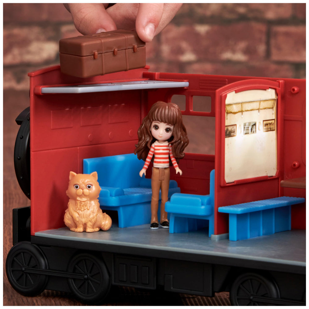 Crookshanks figure included for classic Potter universe charm