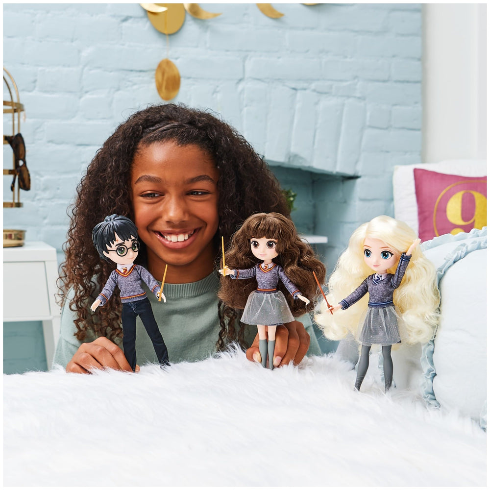 Includes wand accessory for spellcasting pretend play