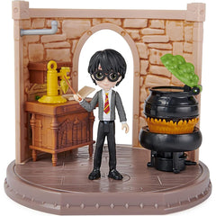 Wizarding World Magical Minis Potions Classroom with exclusive Harry Potter figure, sparks imaginative brewing.