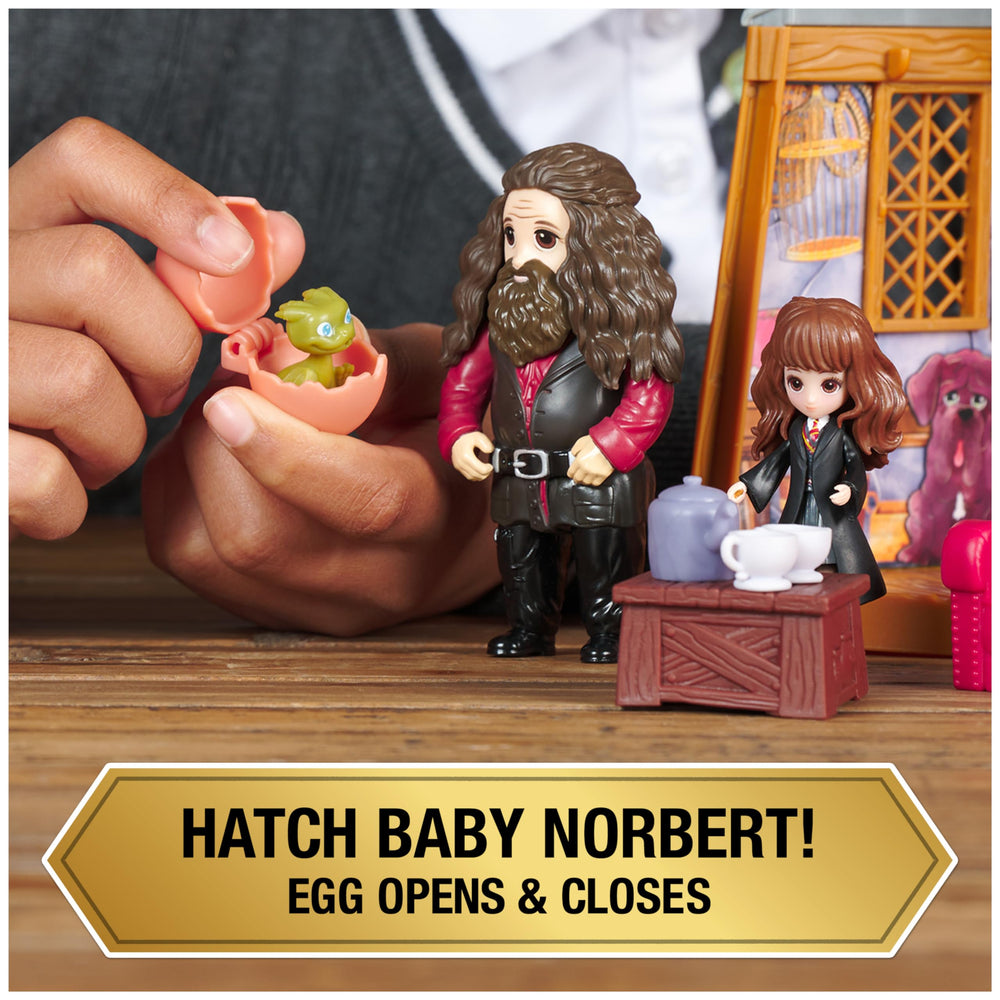 Opening Norbert egg hinge enables hatch moment in play.