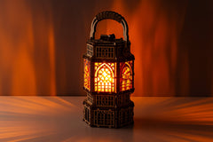 Wood Trick Antique Lantern glueless-drafting scene highlights a glue-free approach