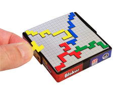 World's Smallest Battleship mini board with pegs and ships for quick play