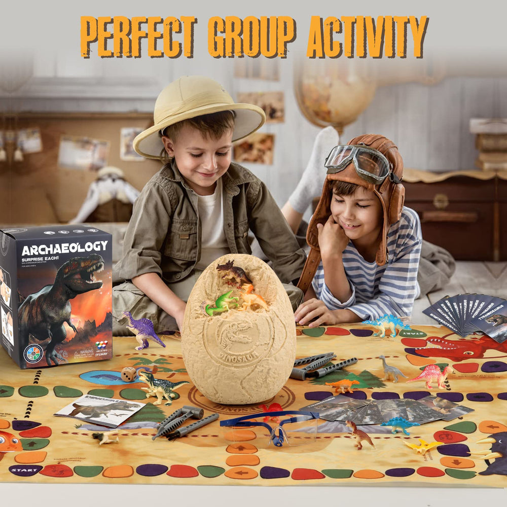 The 12 dino cards reveal species details to inspire imaginative play.
