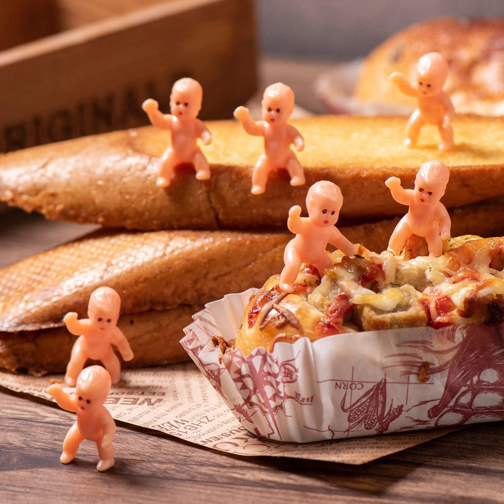 XINHUIDALSQ king cake baby table scatter decorations for celebrations.