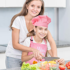 XLSXEXCL durable printed pattern on kid's apron withstands washing.