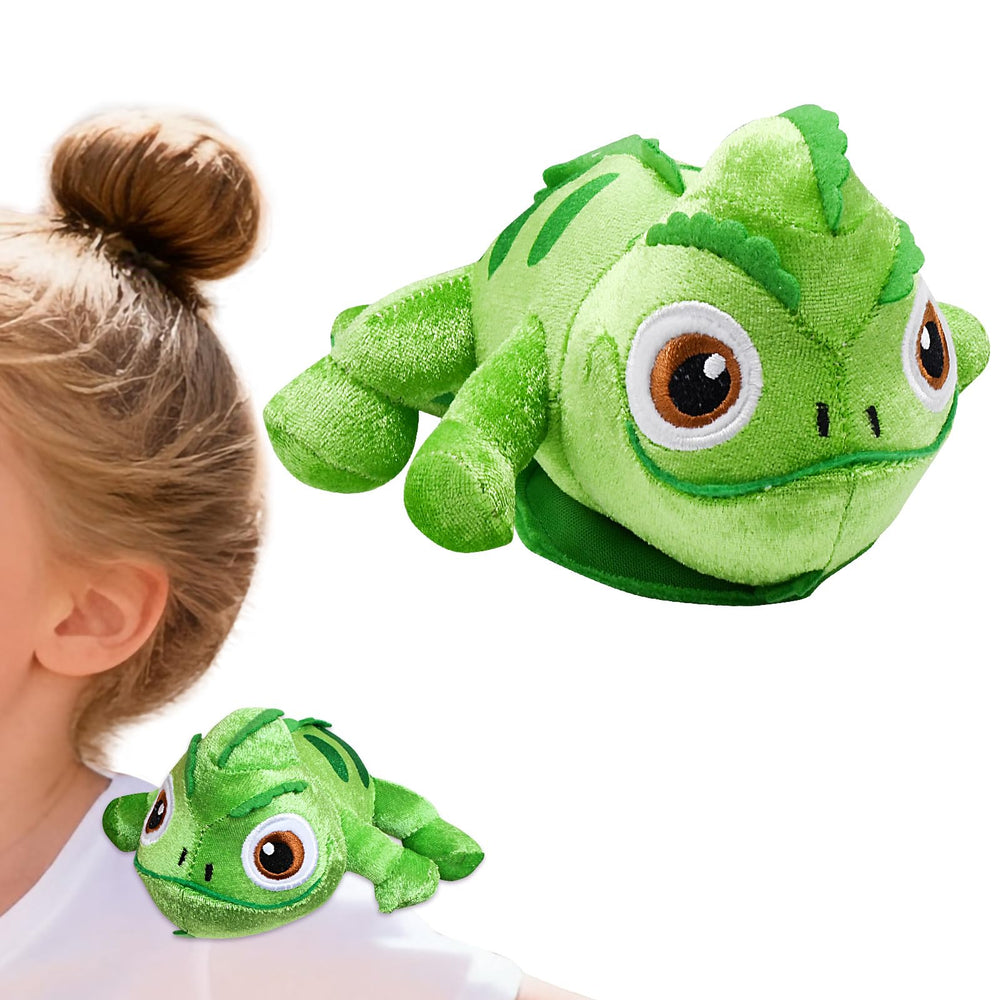 XonyiCos lizard plush on the shoulder magnet, ideal for playful outfits and dress-up
