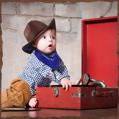 Xtinmee western party set boosts imagination for costumes and photos.