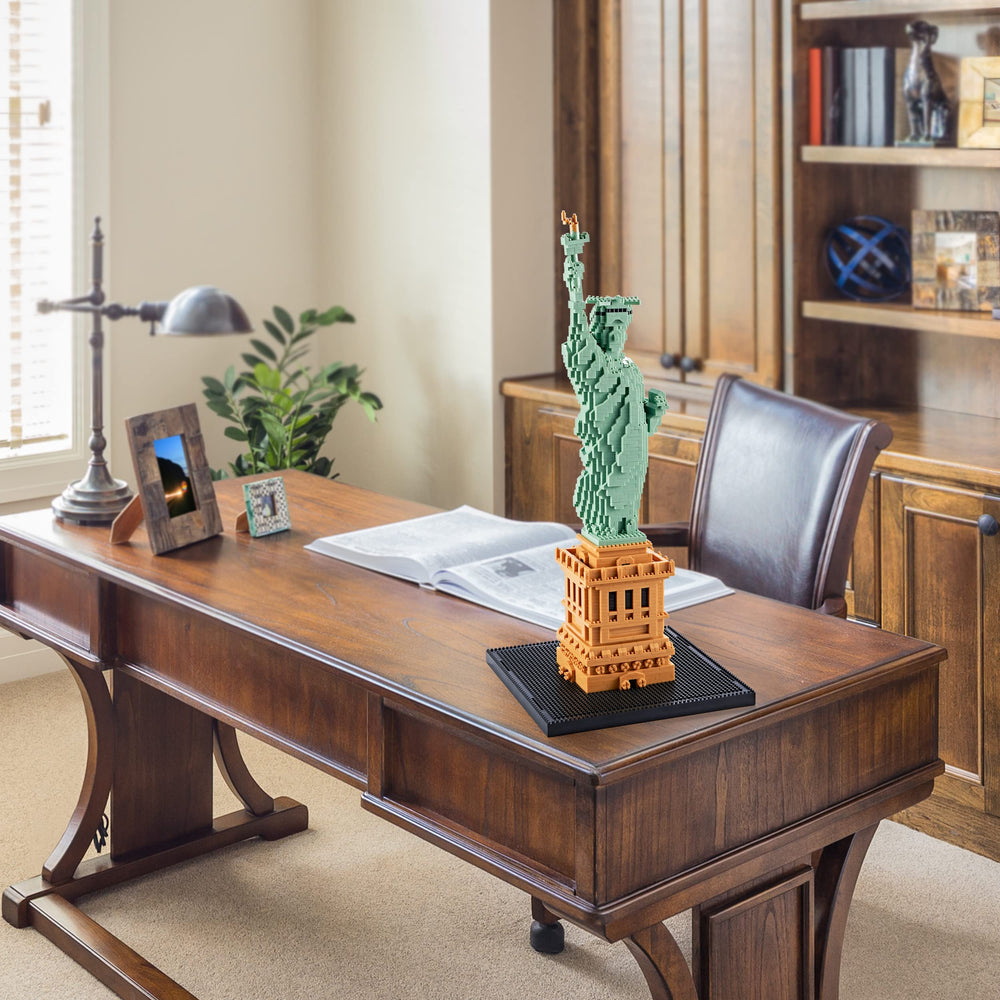 YaJie Statue of Liberty educational kit offers a hands-on STEM activity.
