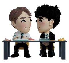 Youtooz Heartstopper exterior packaging shows classroom scene, collectible gift presentation.