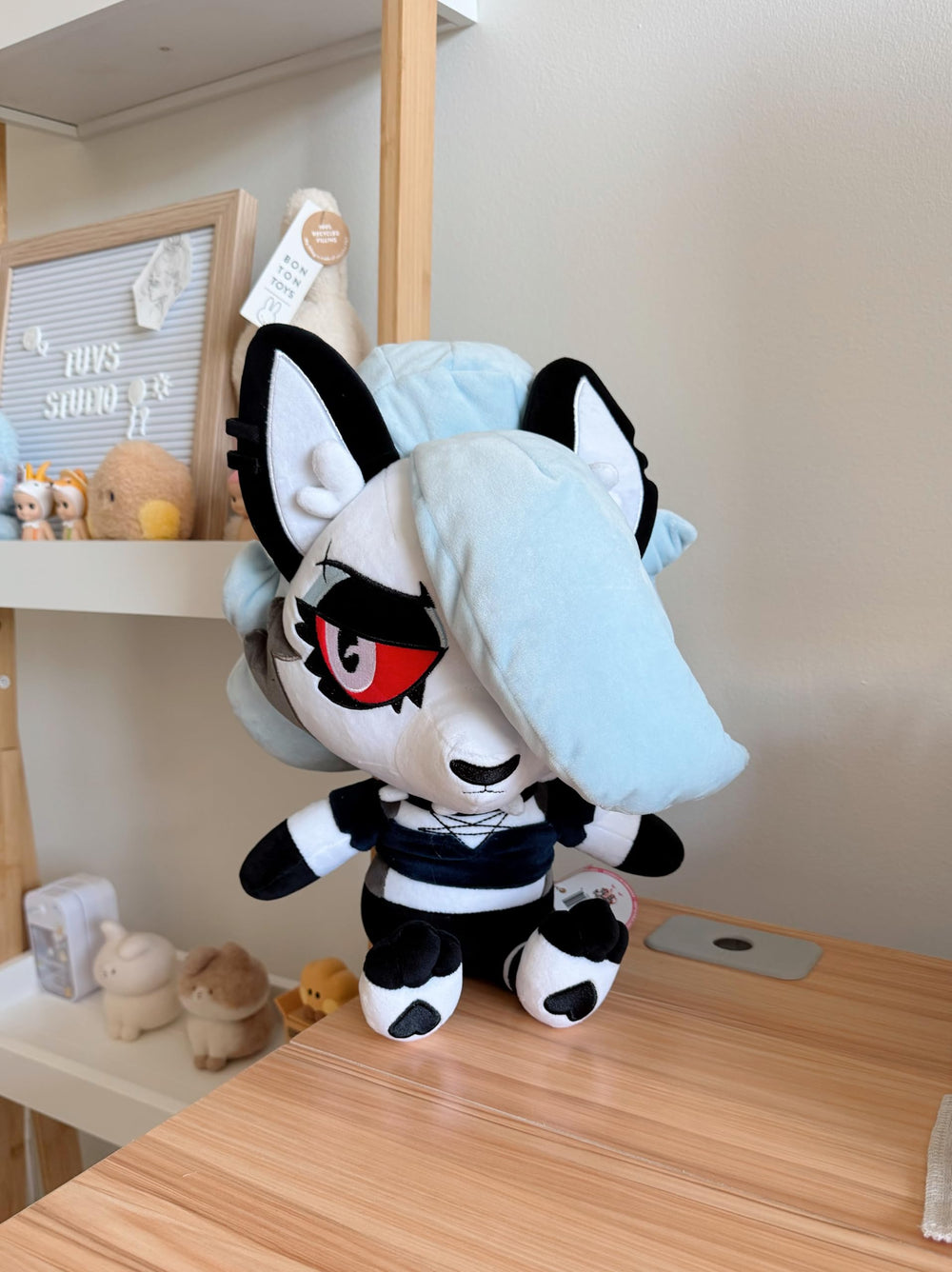 Youtooz Loona plush embroidery detail enhances collectible quality.