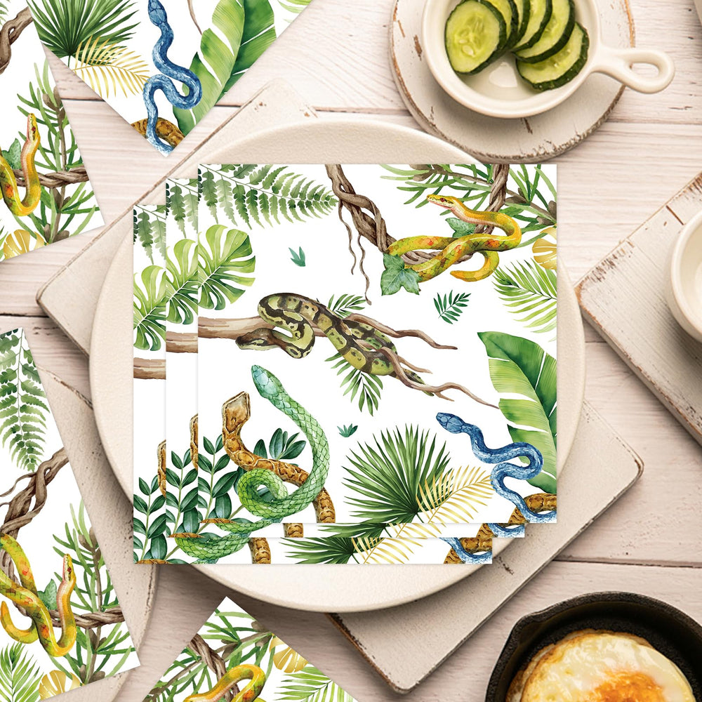 Yoyuspy safari table decor featuring reptile napkins for festive vibes.
