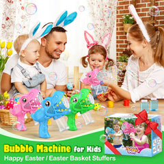 Yunaking bubble guns at a backyard party setup