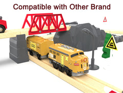 Z Mayabbo train with colorful cargo cars demonstrating magnetic coupling.