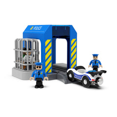 Z MAYABBO police station train set piece enhances wooden layouts for imaginative play.