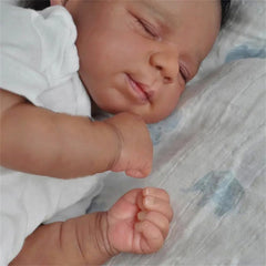 Zero Pam Reborn Doll magnet-pacifier photo highlights removable accessory for nurturing routines.