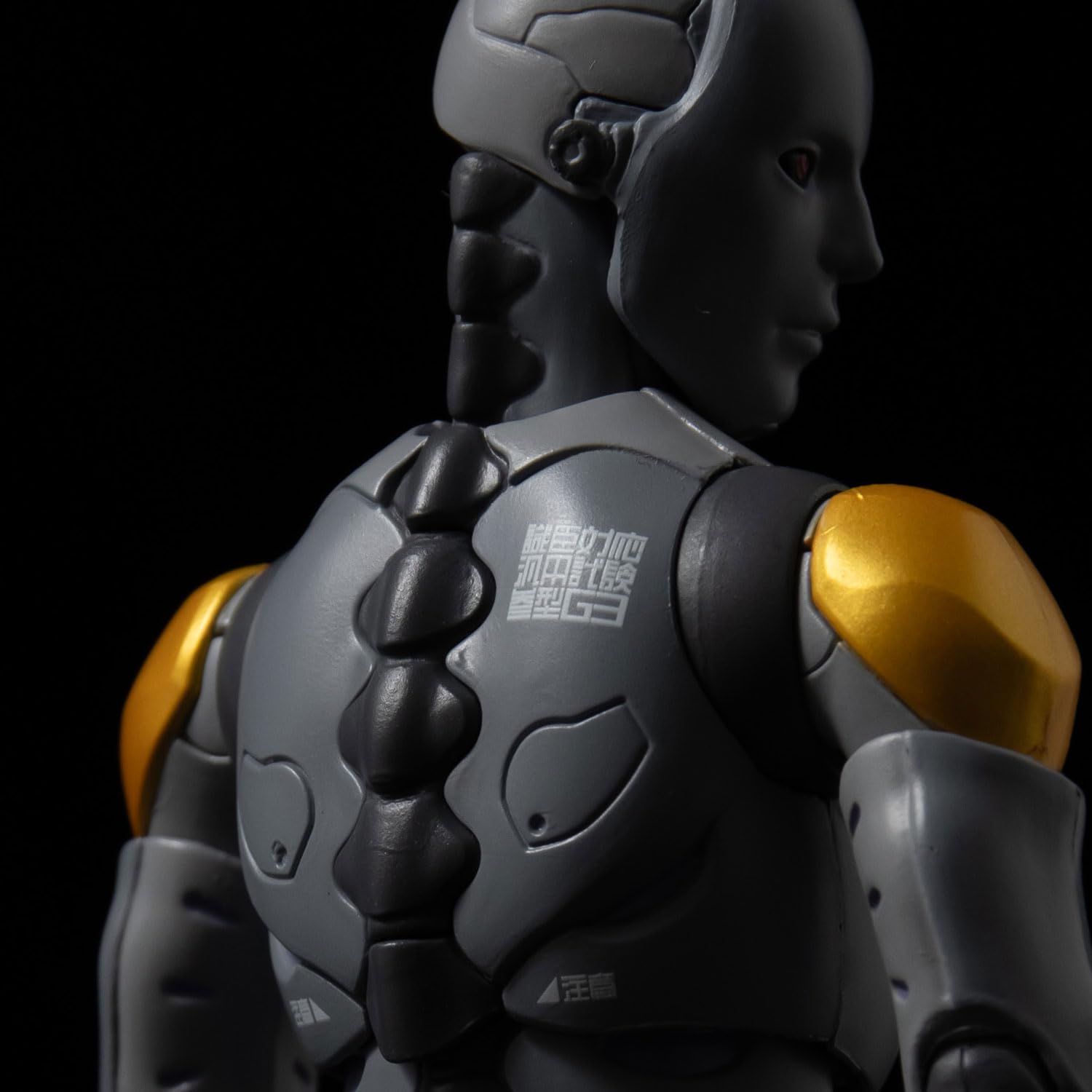 1000toys ESGS Model 3 alternate face enables expressive character studies.