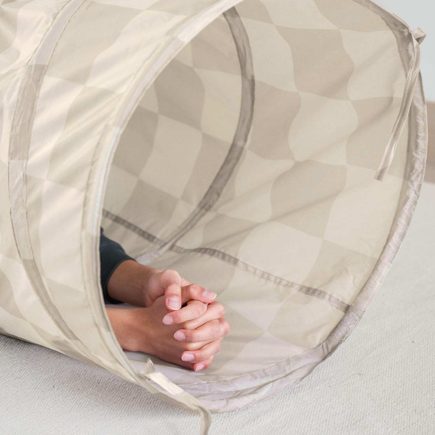 3 Sprouts Play Tunnel easy-assembly for versatile indoor fun.