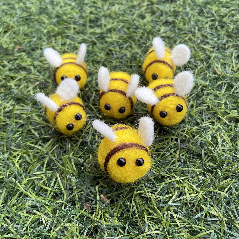 AcceLeah wool felt bee texture ideal for wreaths, garlands and room decor.