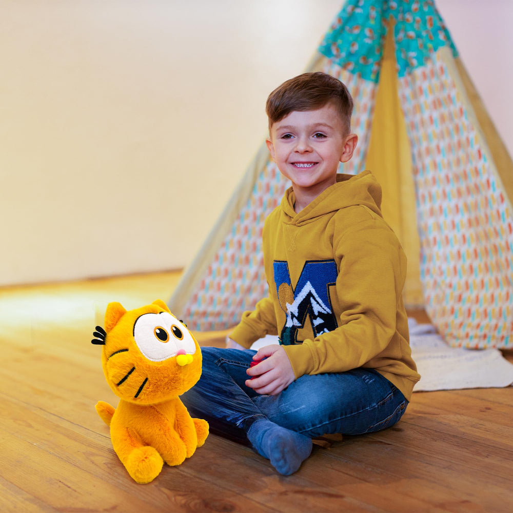 Adenzai Garfield plush adds to collectors' shelves and room decor.