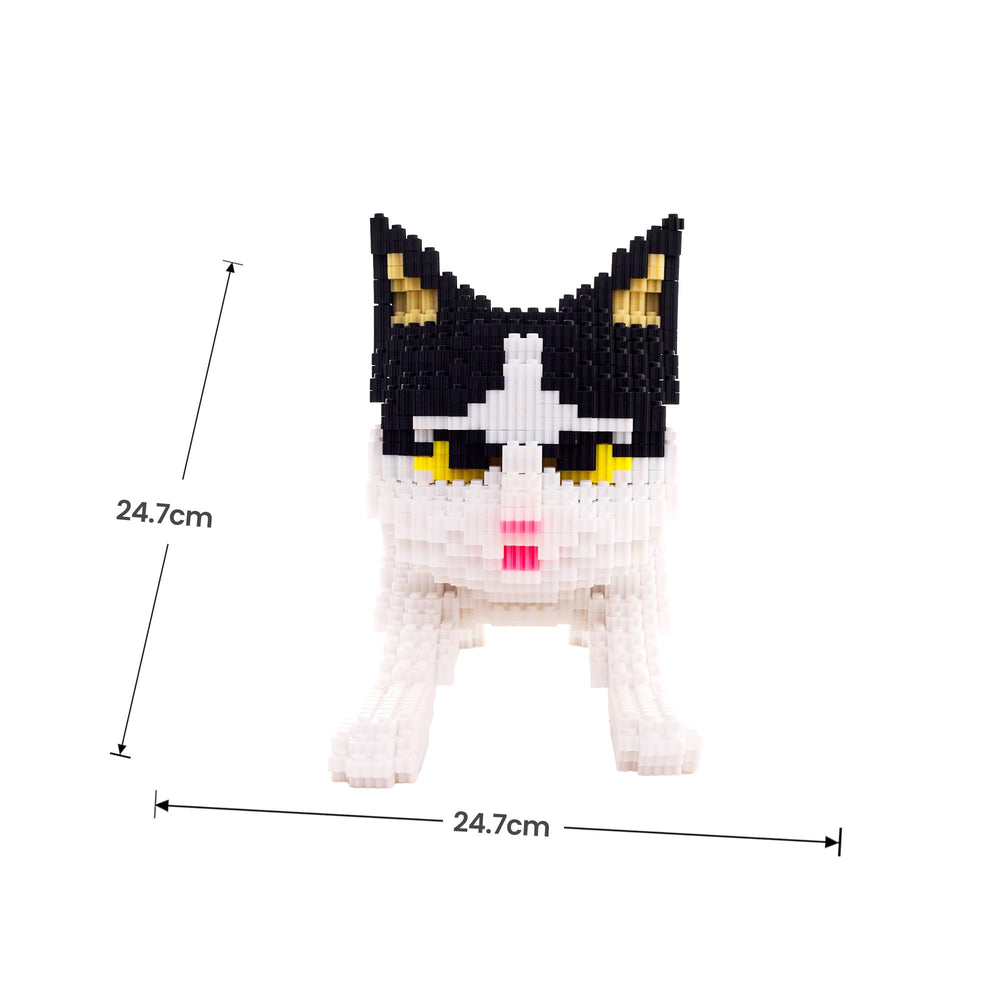 AHZILEI Cow Cat model front detail shows tiny pieces ideal for collectors