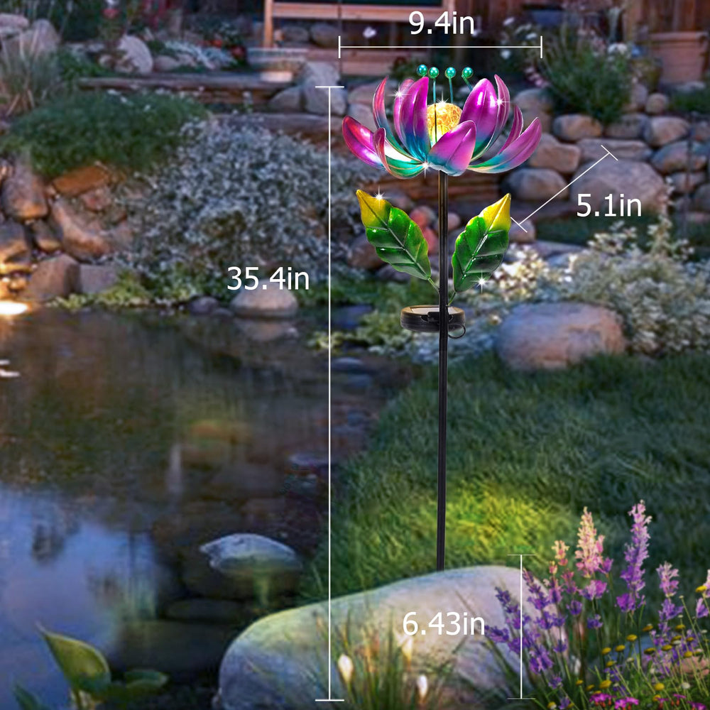 AIINY weatherproof metal sculpture stands up to the elements.