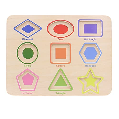 Aile child-playing-with-puzzle demonstrates hands-on learning and focus.
