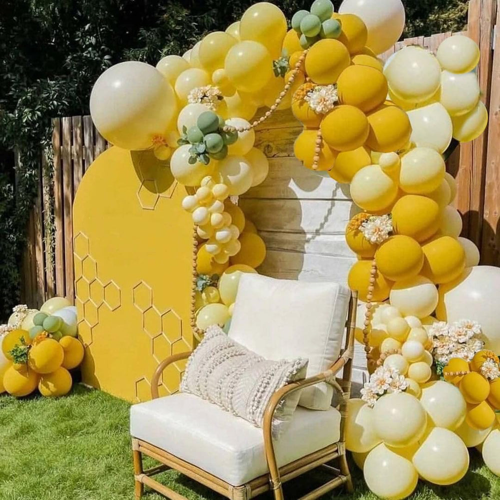 Aiwolf yellow balloon ribbon included helps you finish elegant centerpieces quickly.