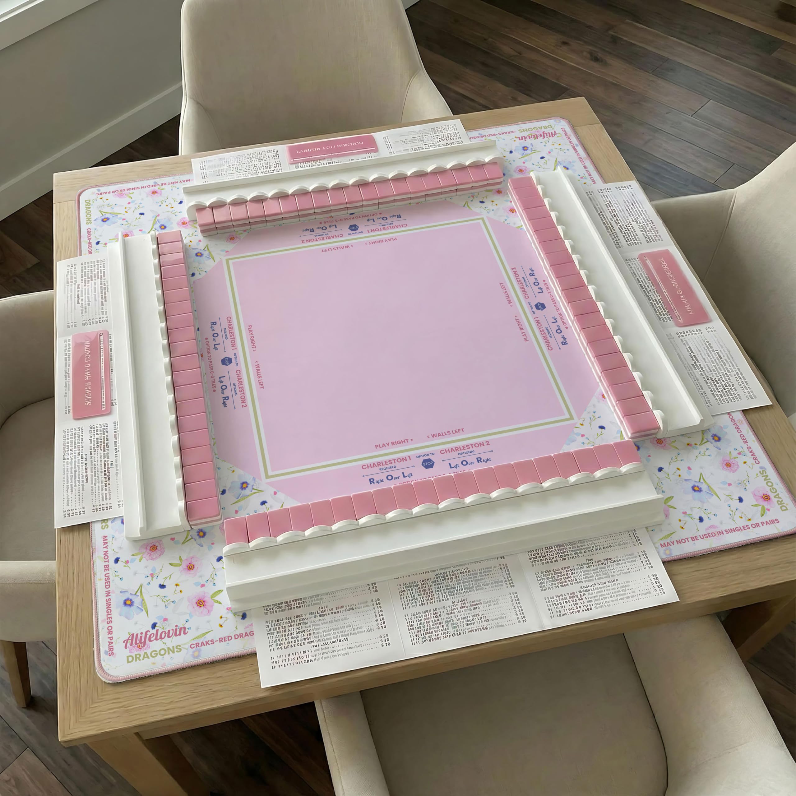 Alifelovin Mahjong Mat top surface provides smooth tile gliding with anti-slip stability.