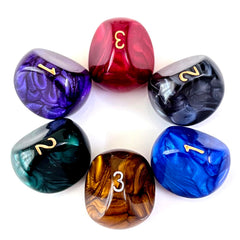ALiuxiluo marbled D3 dice set, six-piece display, with gold numerals for clear gameplay.