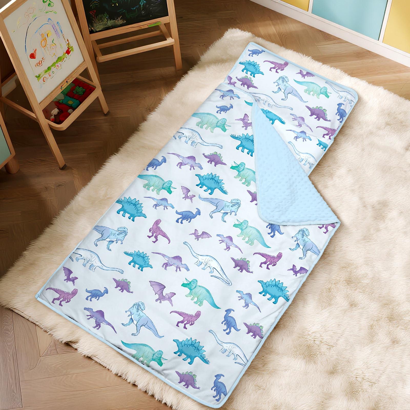 Alldomess Machine-washable nap mat keeps fluffiness after washing.