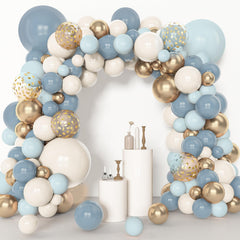 Amandir 5-inch mini balloons fill gaps for texture and variety.