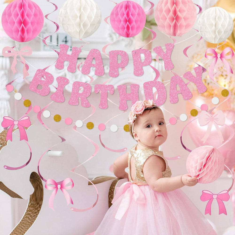 Amandir circle dots garland creates a playful backdrop for photos.