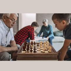 AMEROUS magnetic set prevents pieces from dropping during travel.