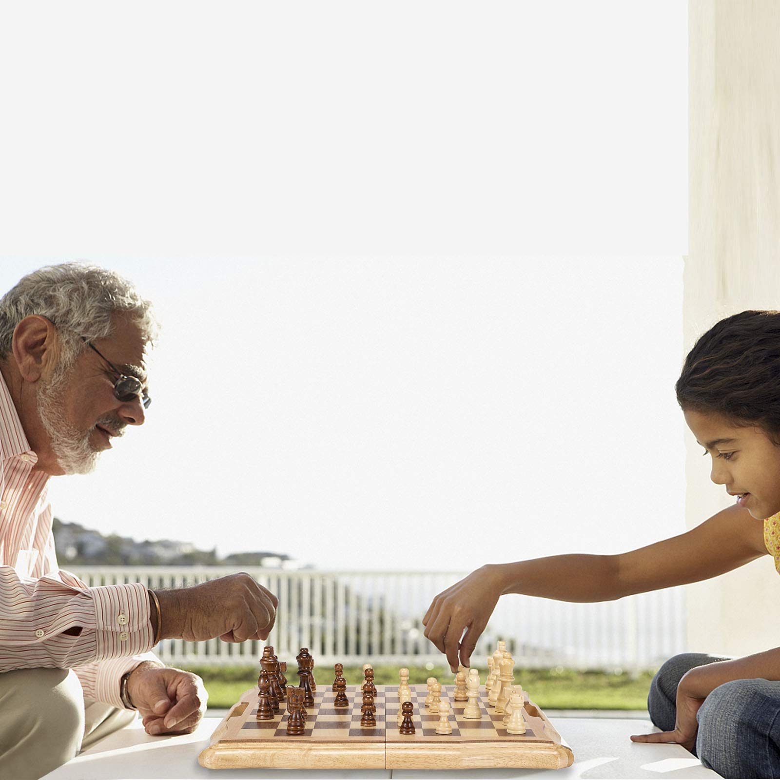AMEROUS travel-friendly chess set fits in bags