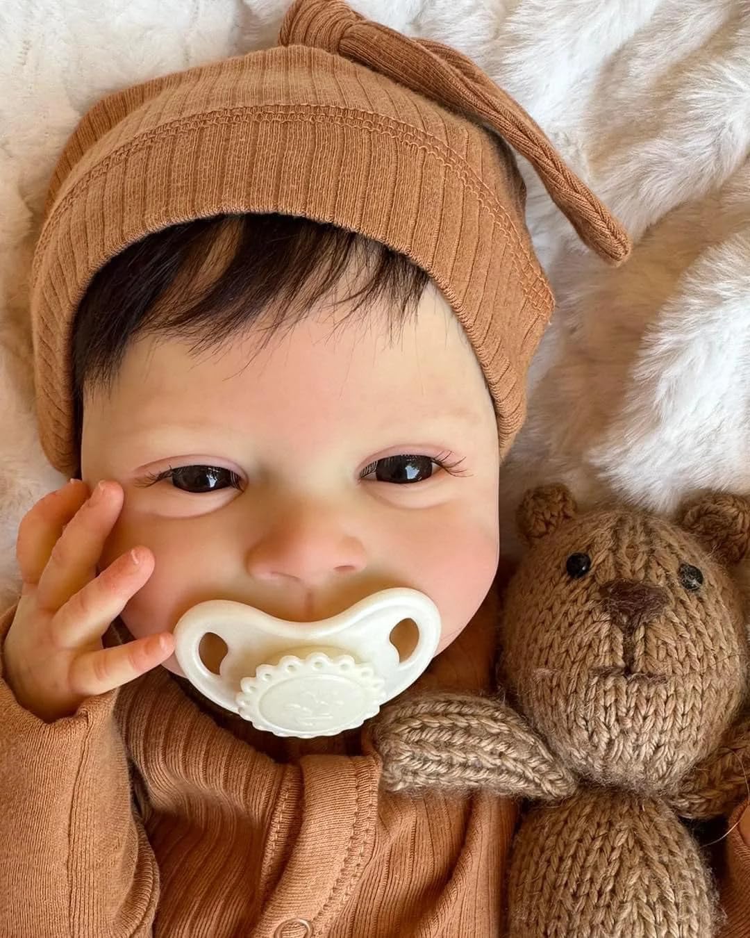 Anano Realistic Reborn Baby Doll open eyes gaze for realistic interaction and storytelling.