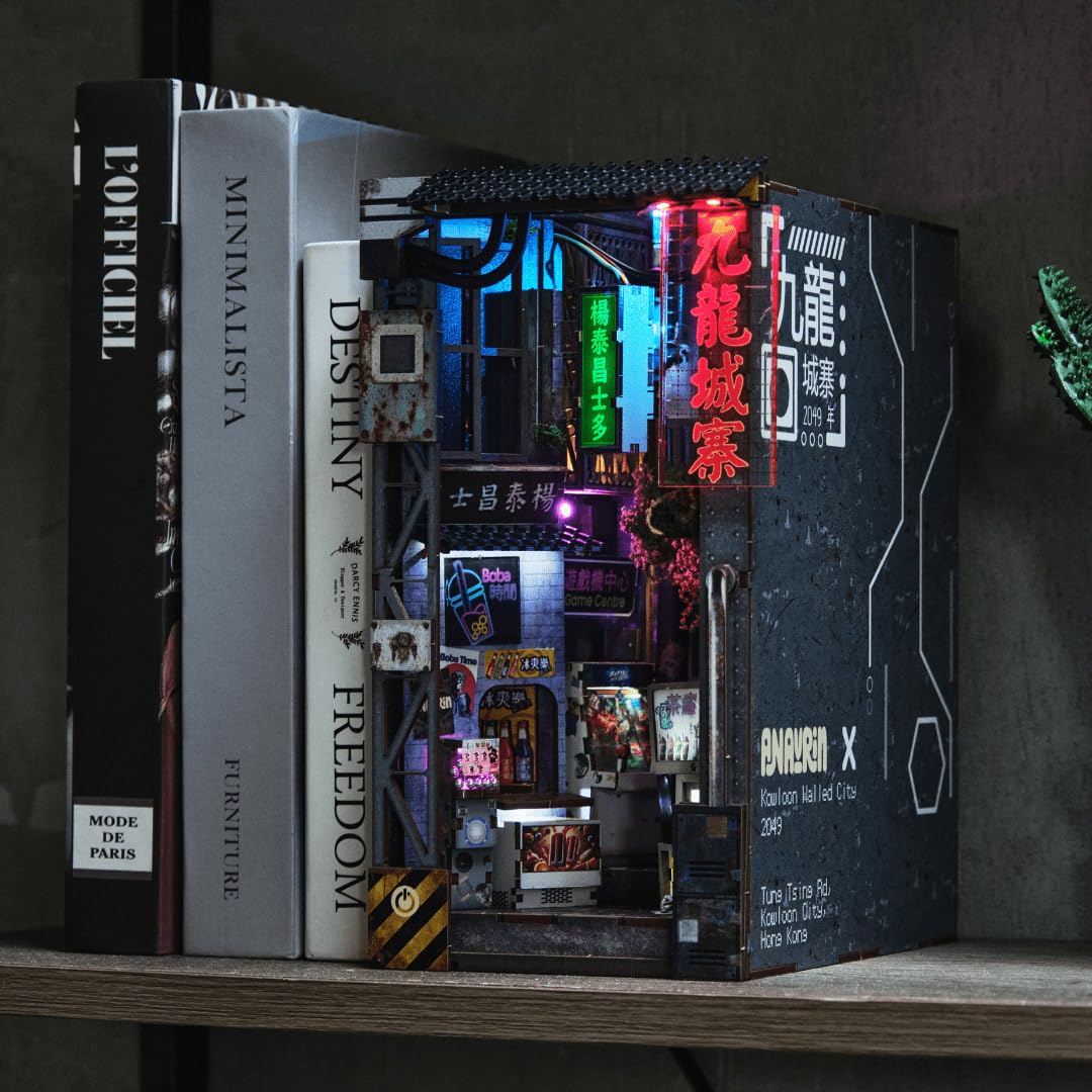 Anavrin Book Nook shelf-ready display piece for your collection