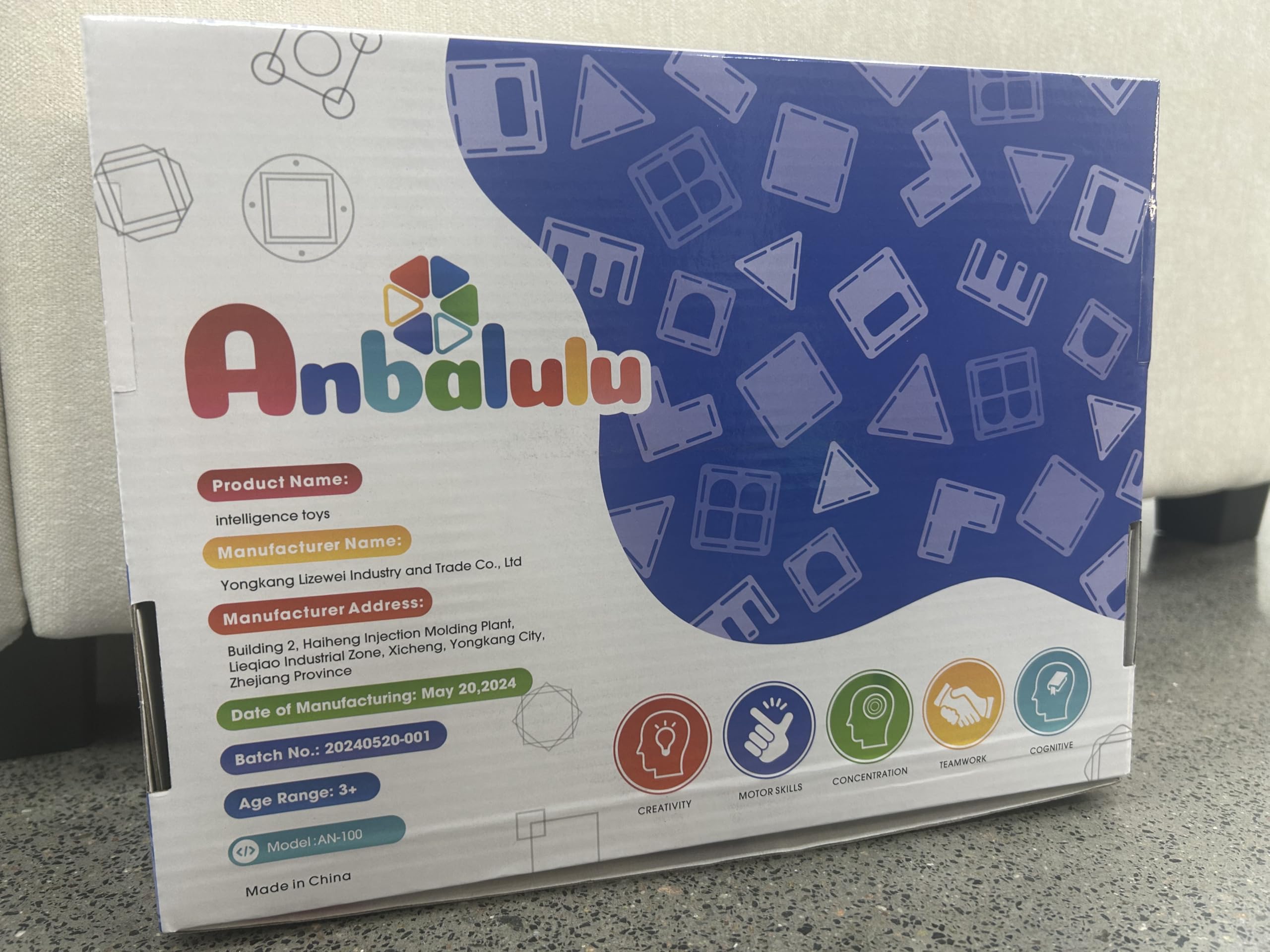 Anbalulu magnetic tiles with 2 cars boost diverse play scenarios and storytelling.