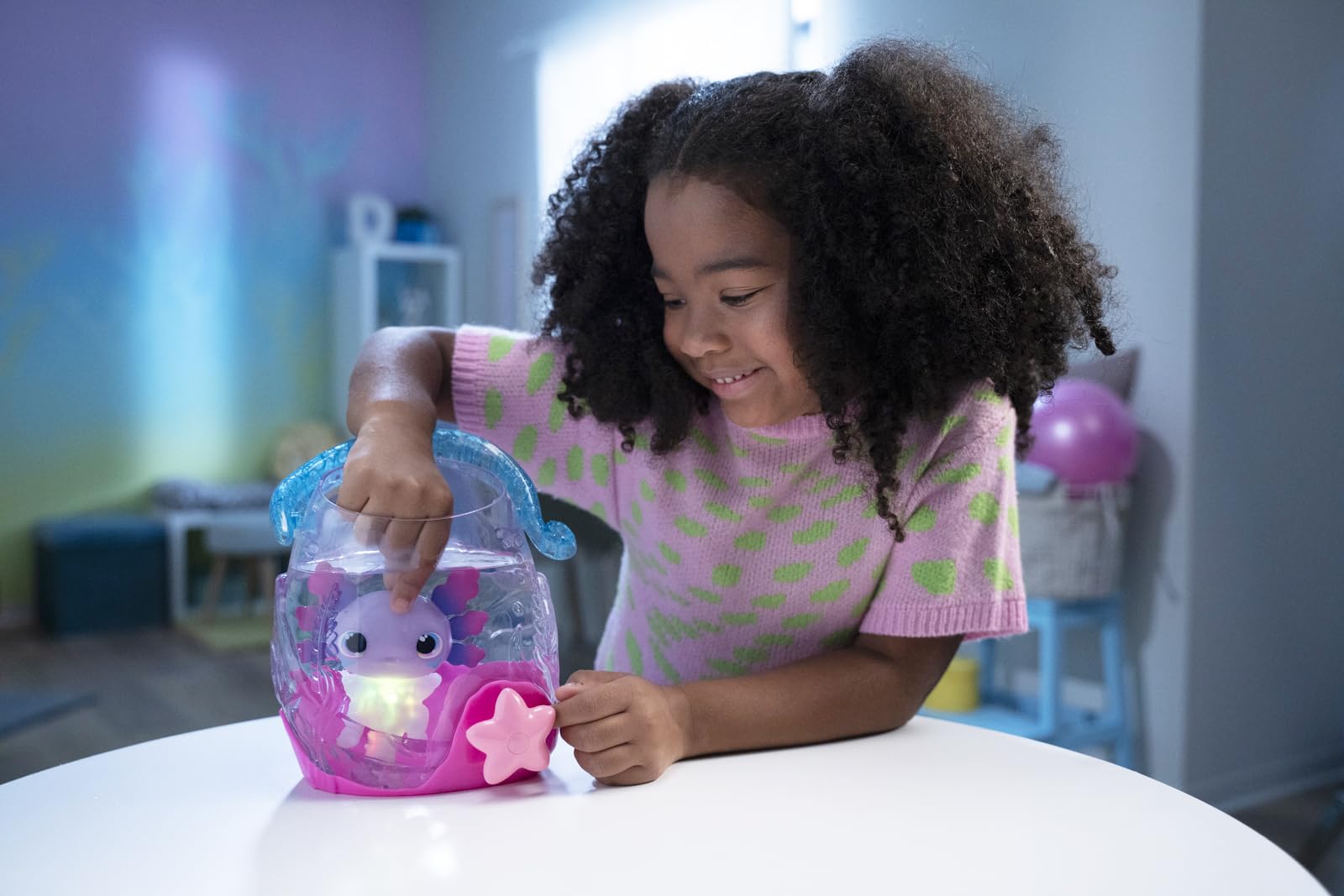 Animagic habitat filled with water creates a bright, immersive glow experience.
