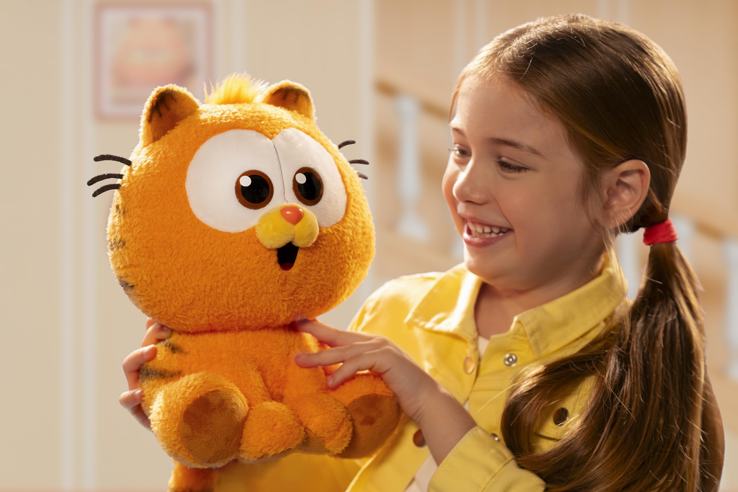 Animagic Baby Garfield stands at 10 inches for portability.