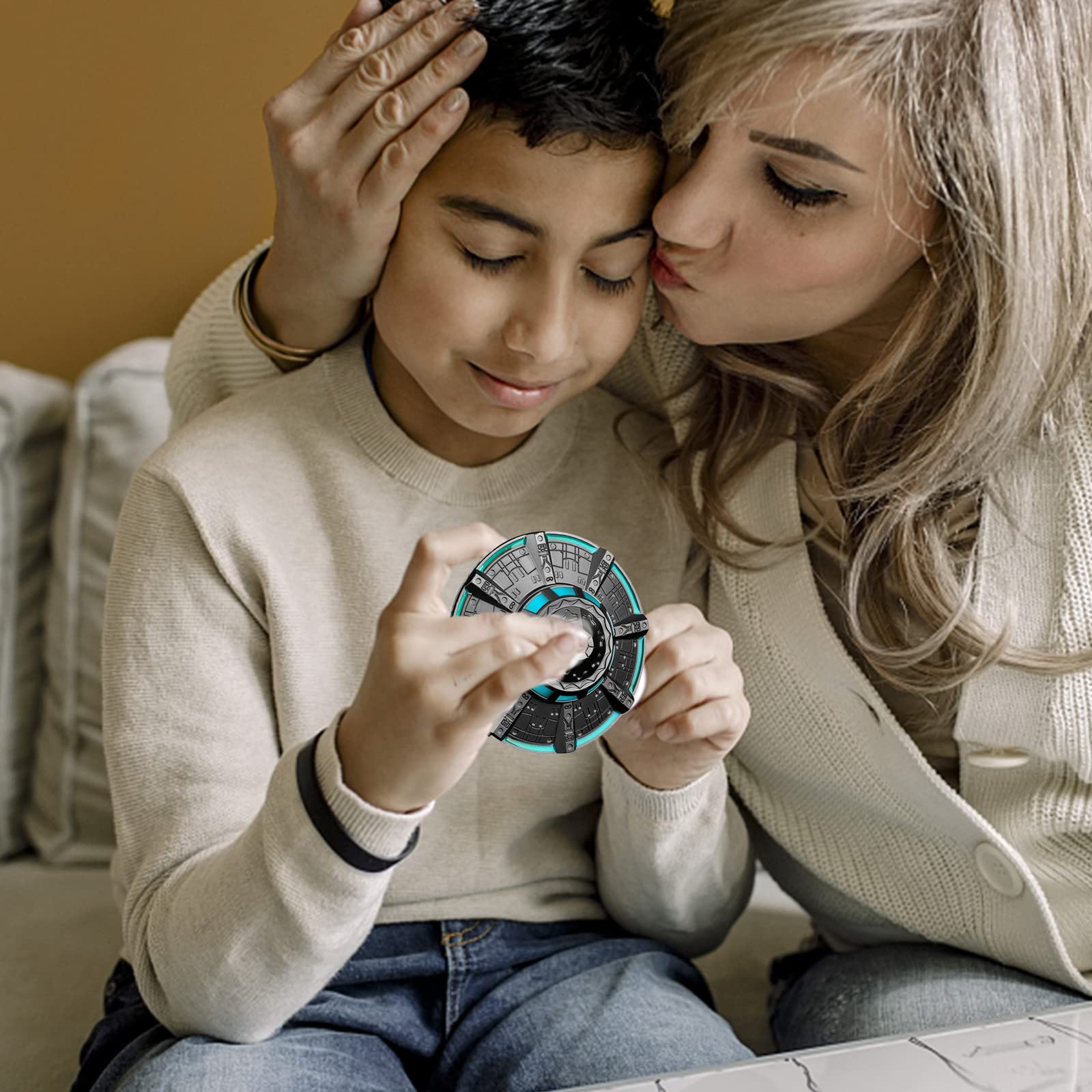Anzmtosn spinner features a silent bearing for distraction-free sessions.