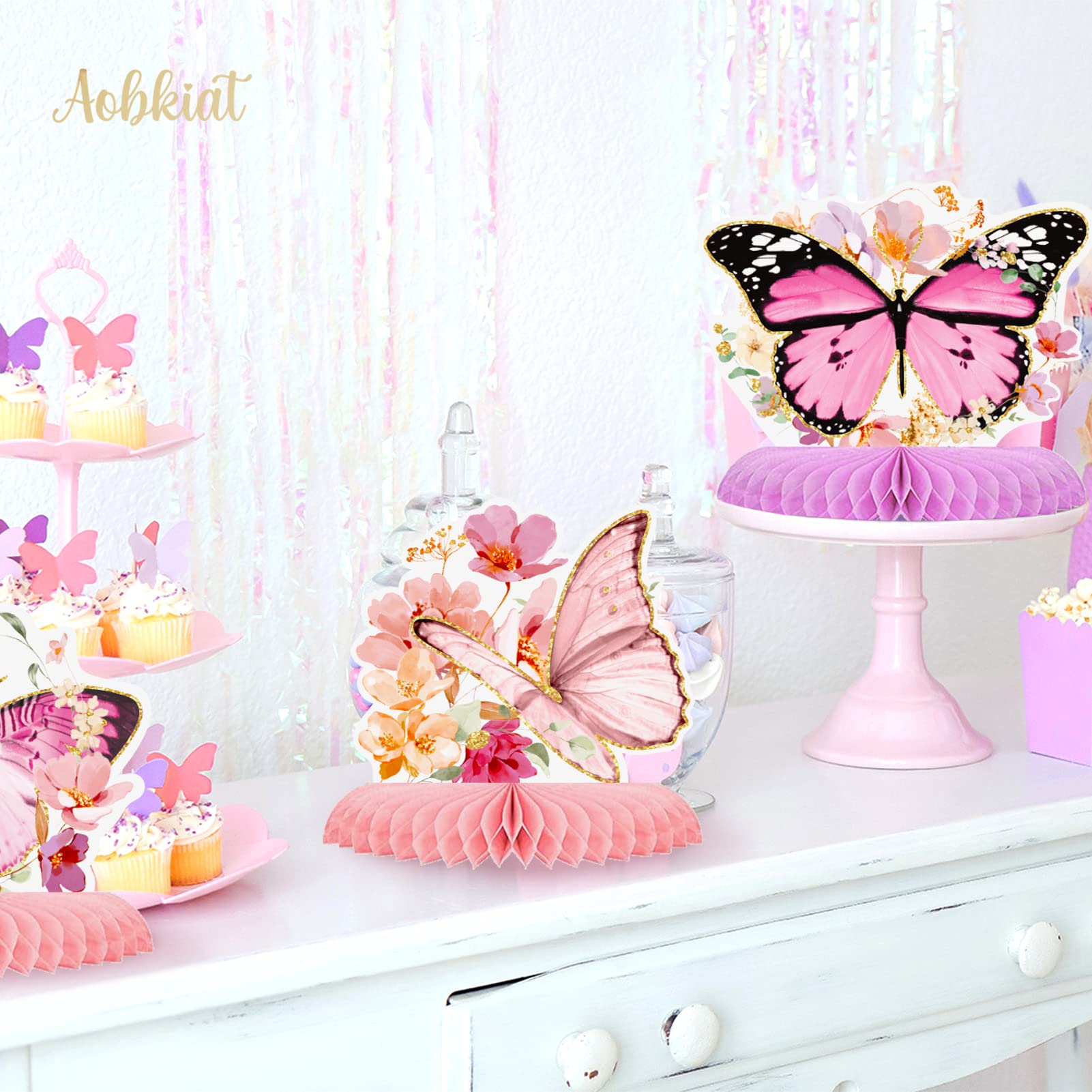 Aobkiat butterfly honeycomb centerpiece in emerald green adds lively color to events.