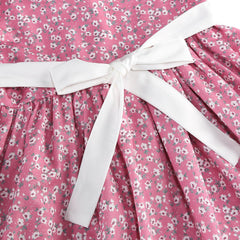 Aoiviss Pioneer dress purse closeup demonstrates hand-held accessory.