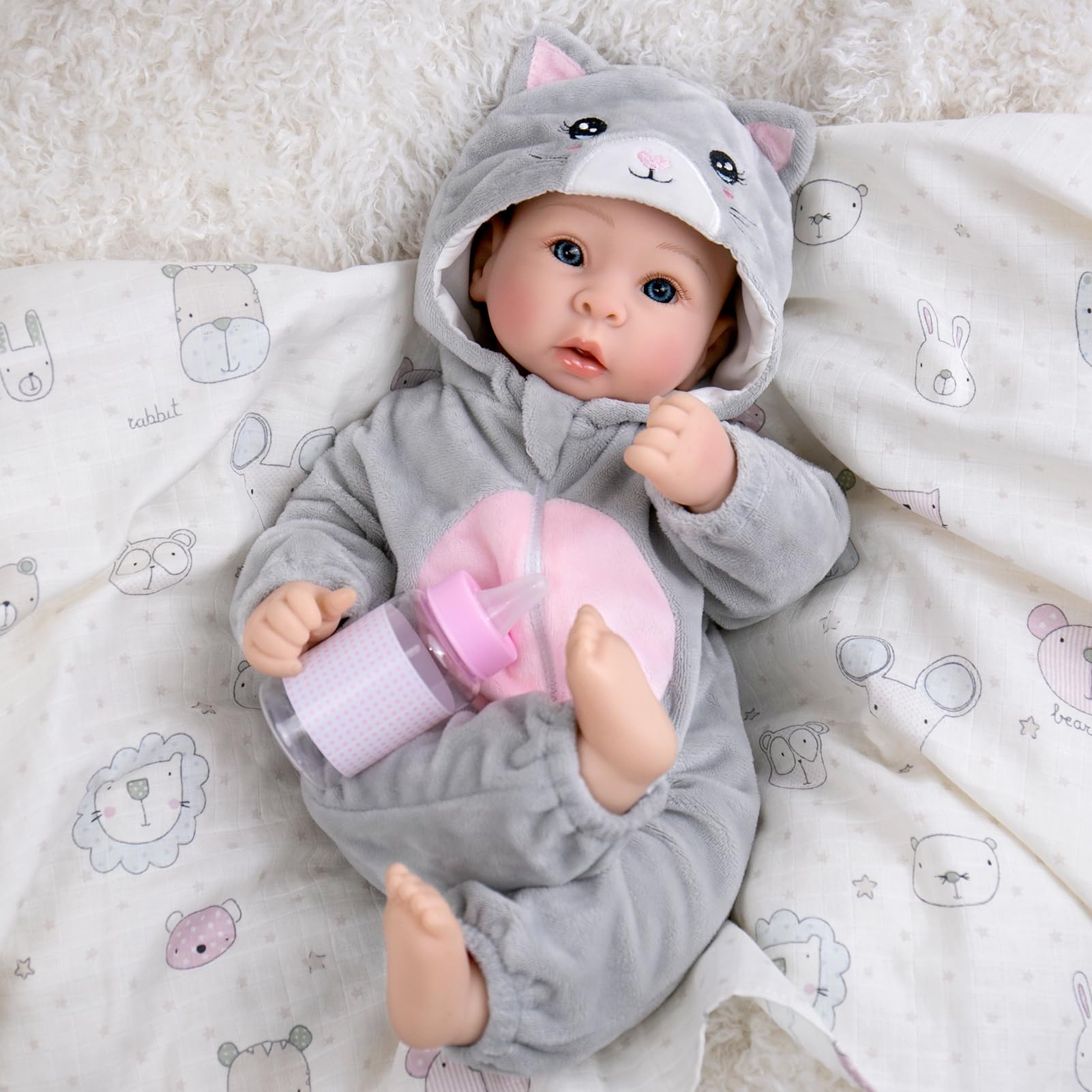 Aori gift-set packaging showcases a lifelike doll ready for gifting.