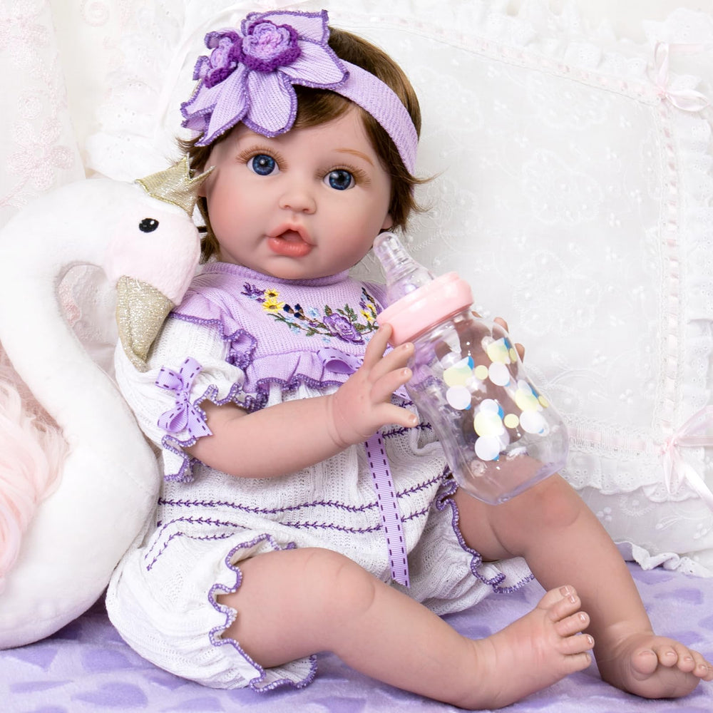 Aori Reborn 22-inch hand-applied wig detail enhances realism during role play
