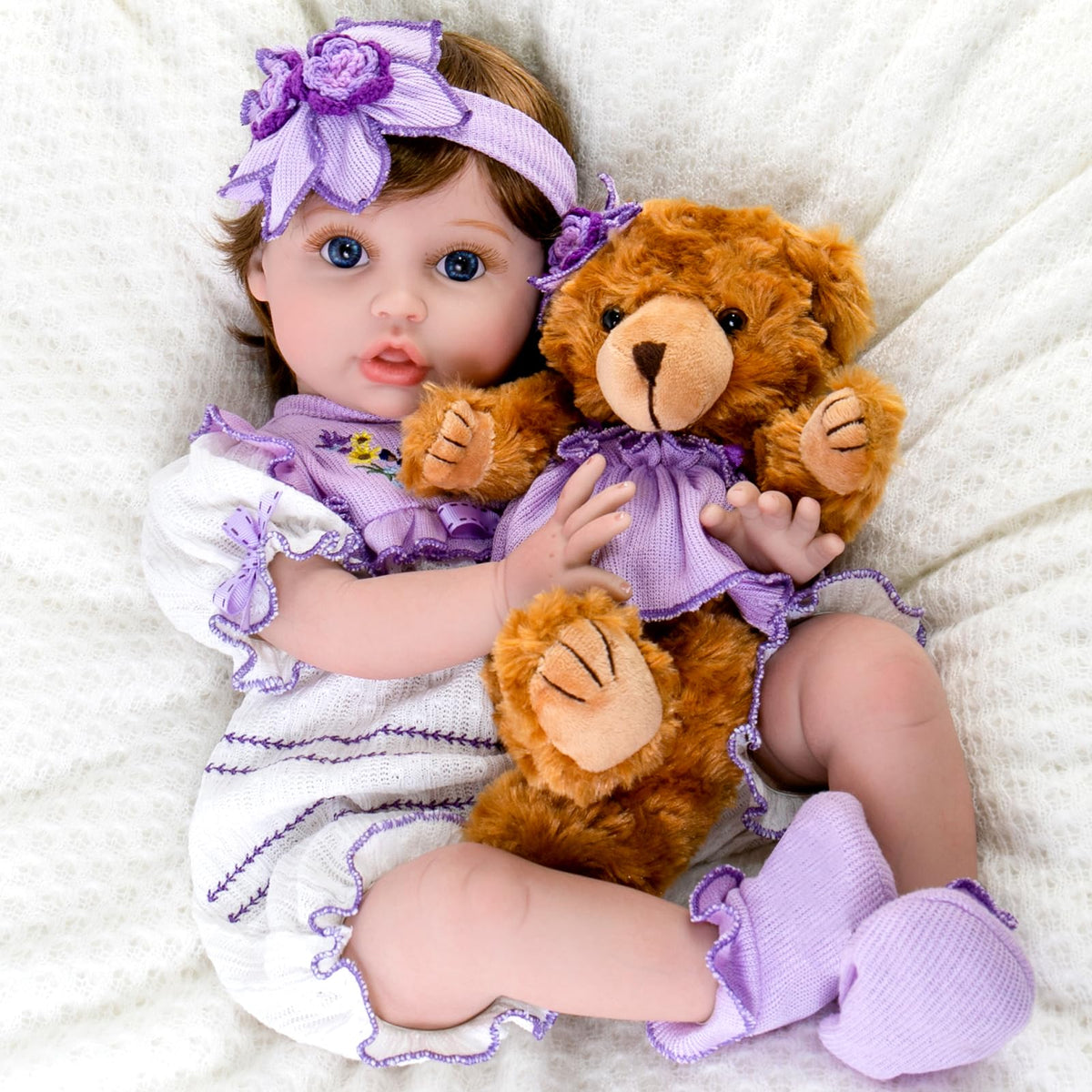 Aori Reborn 22-inch lifelike face close-up for immersive pretend play