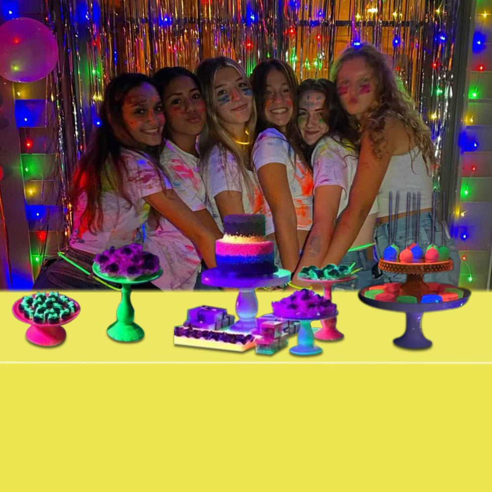 APUXXJUPA party decoration idea with glow tablecloth under UV lighting