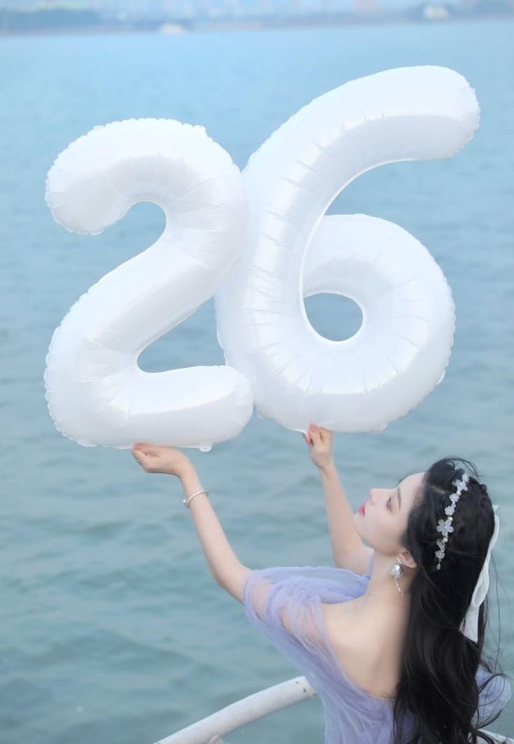 Argthjy 40-inch number 8 balloon decor suitable for weddings and anniversaries.