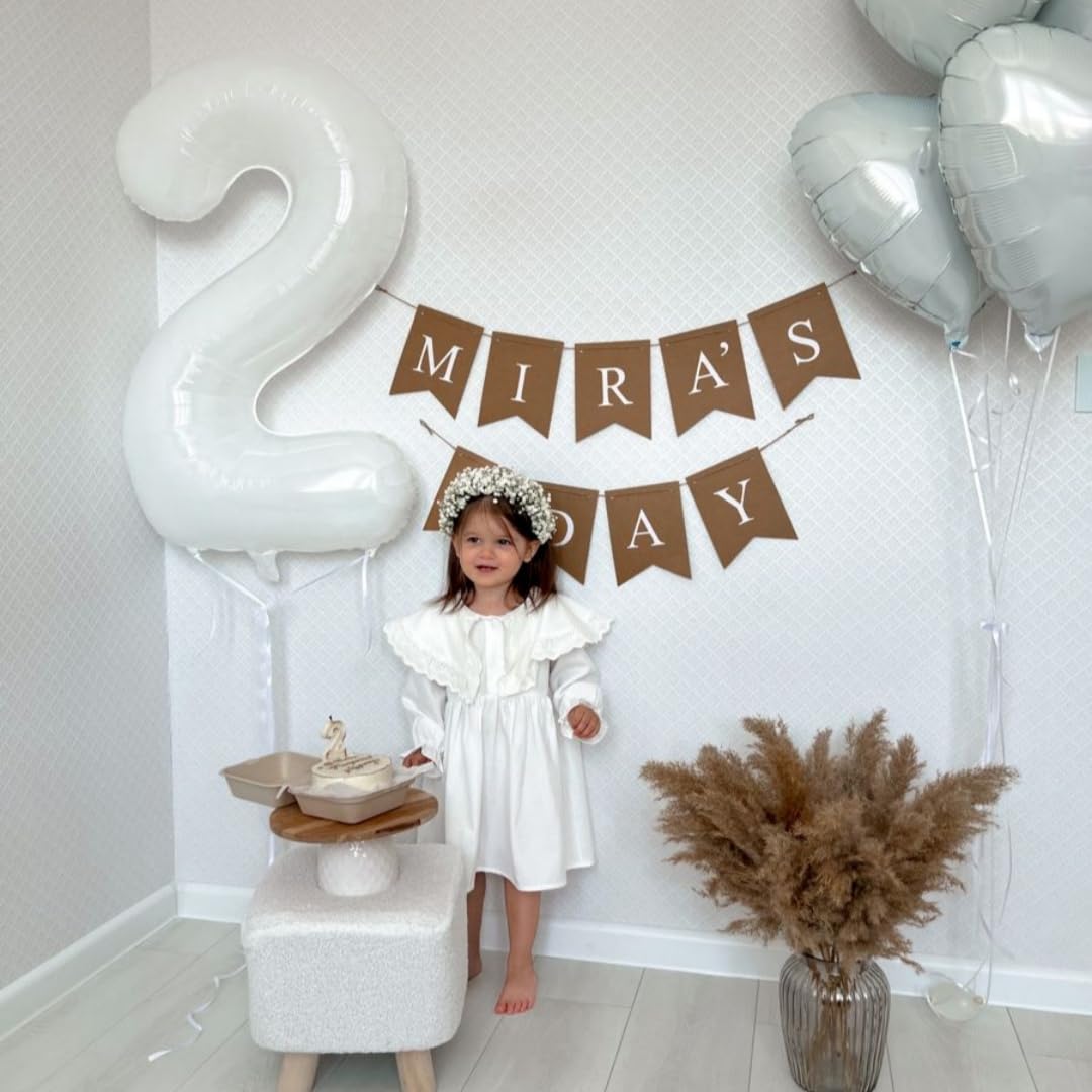 Argthjy number-9 black foil balloon creates dramatic decor for events