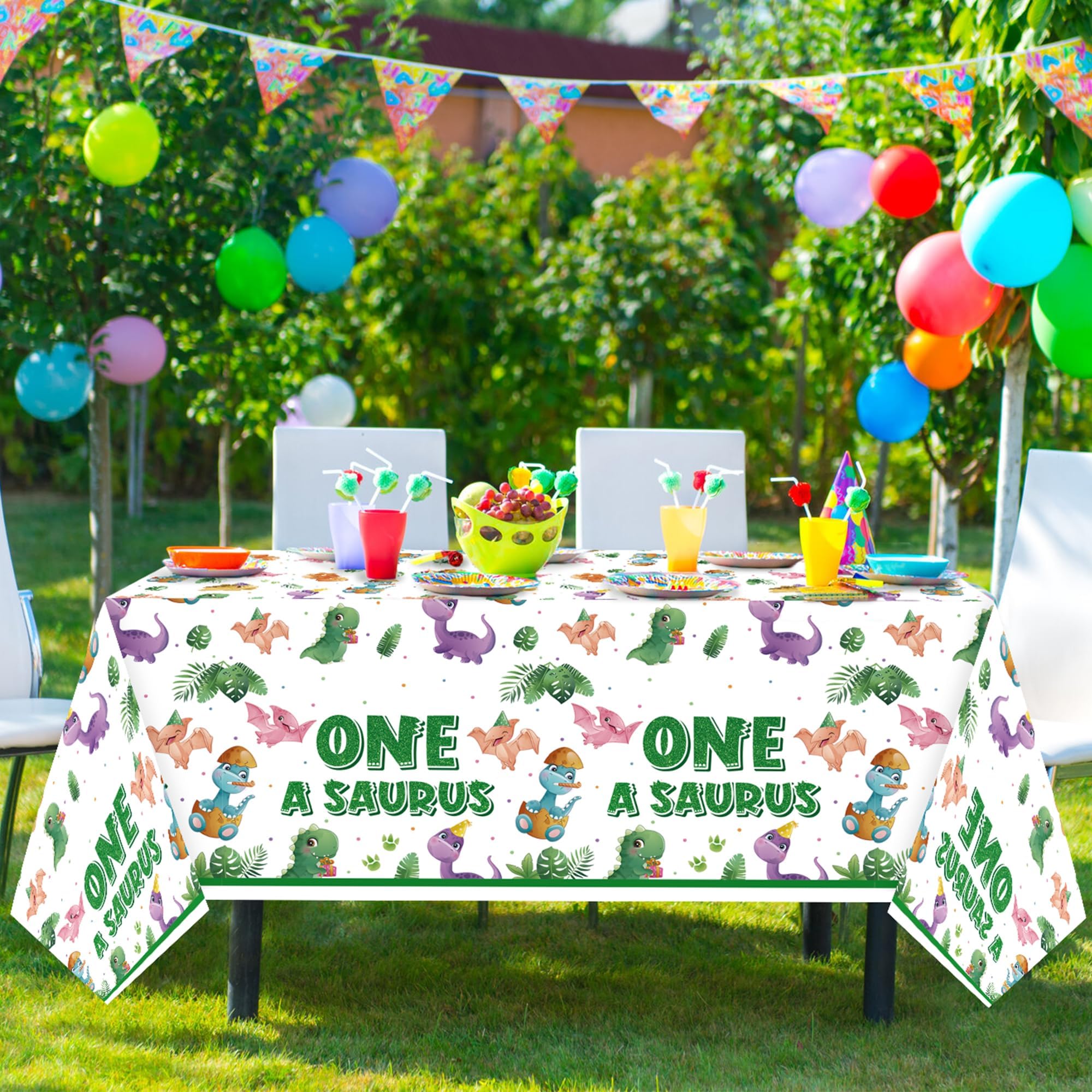 ArianQicult three-pack tablecloths for multi-table parties.